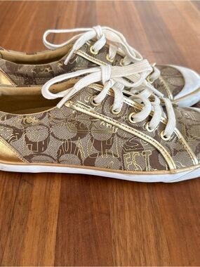 Coach Barrett Gold Logo Low Top Lace Up Sneakers Gold White Brown Women 8.5
